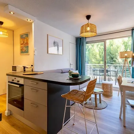 Renove, Calme Et Proche Des Plages. Appartement *